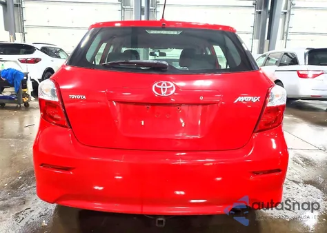 2010 Toyota Corolla Matrix z USA, uszkodzony, nr VIN 2T1KU4EE0AC221064